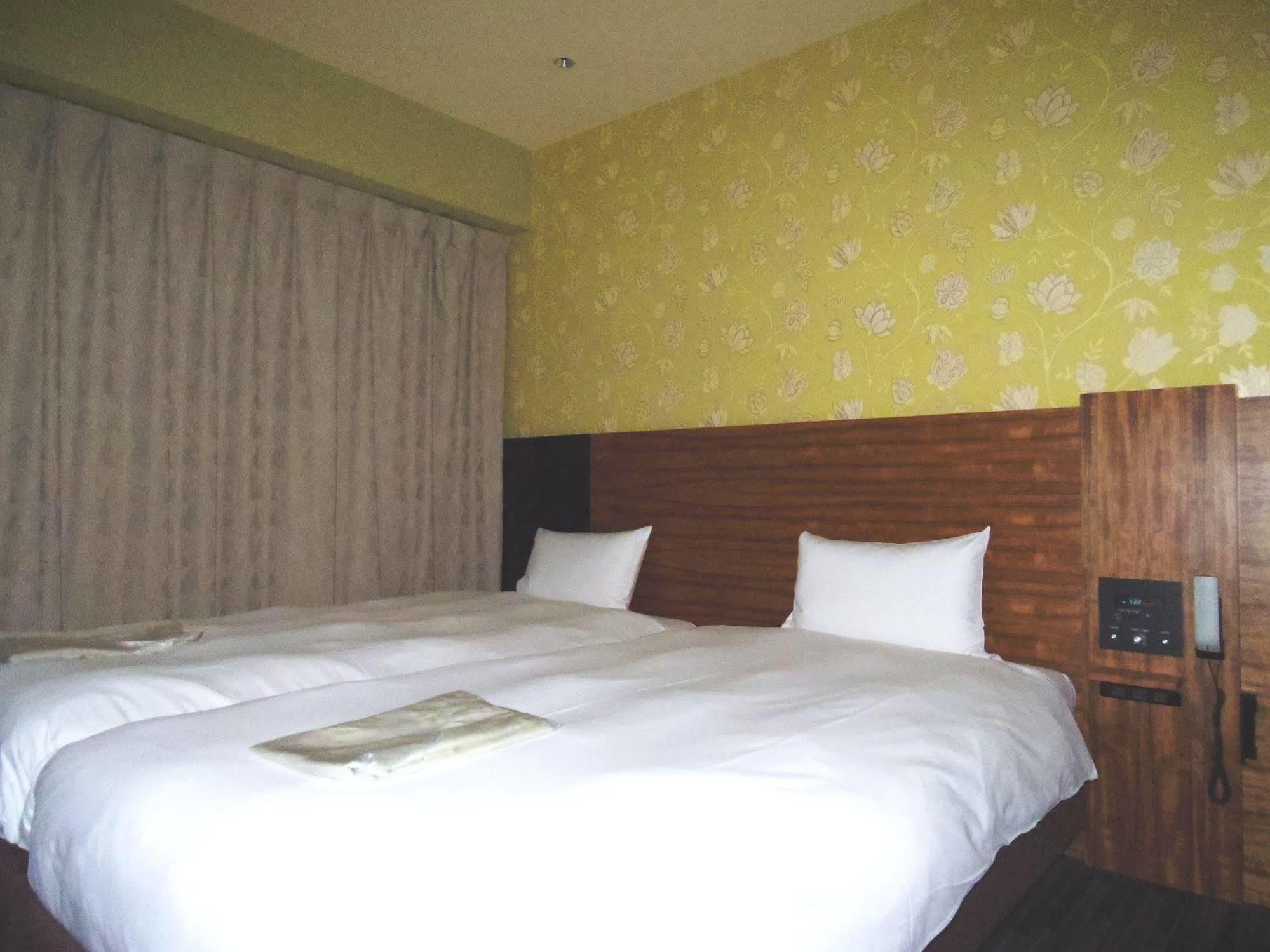 Hotel Villa Fontaine Tokyo-Shinjuku Bagian luar foto